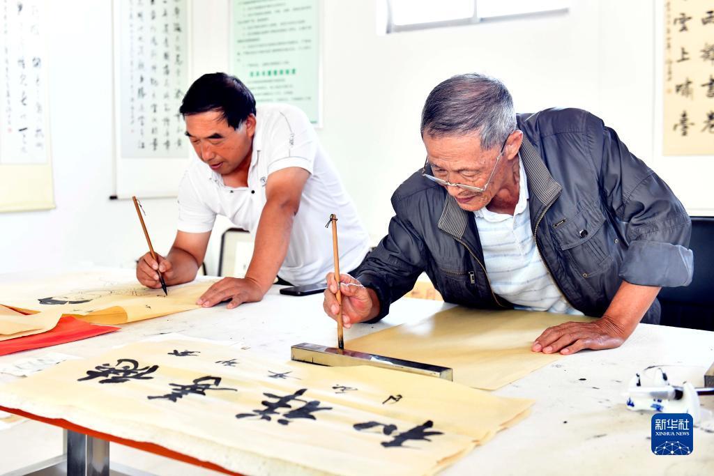 jj梭哈游戏